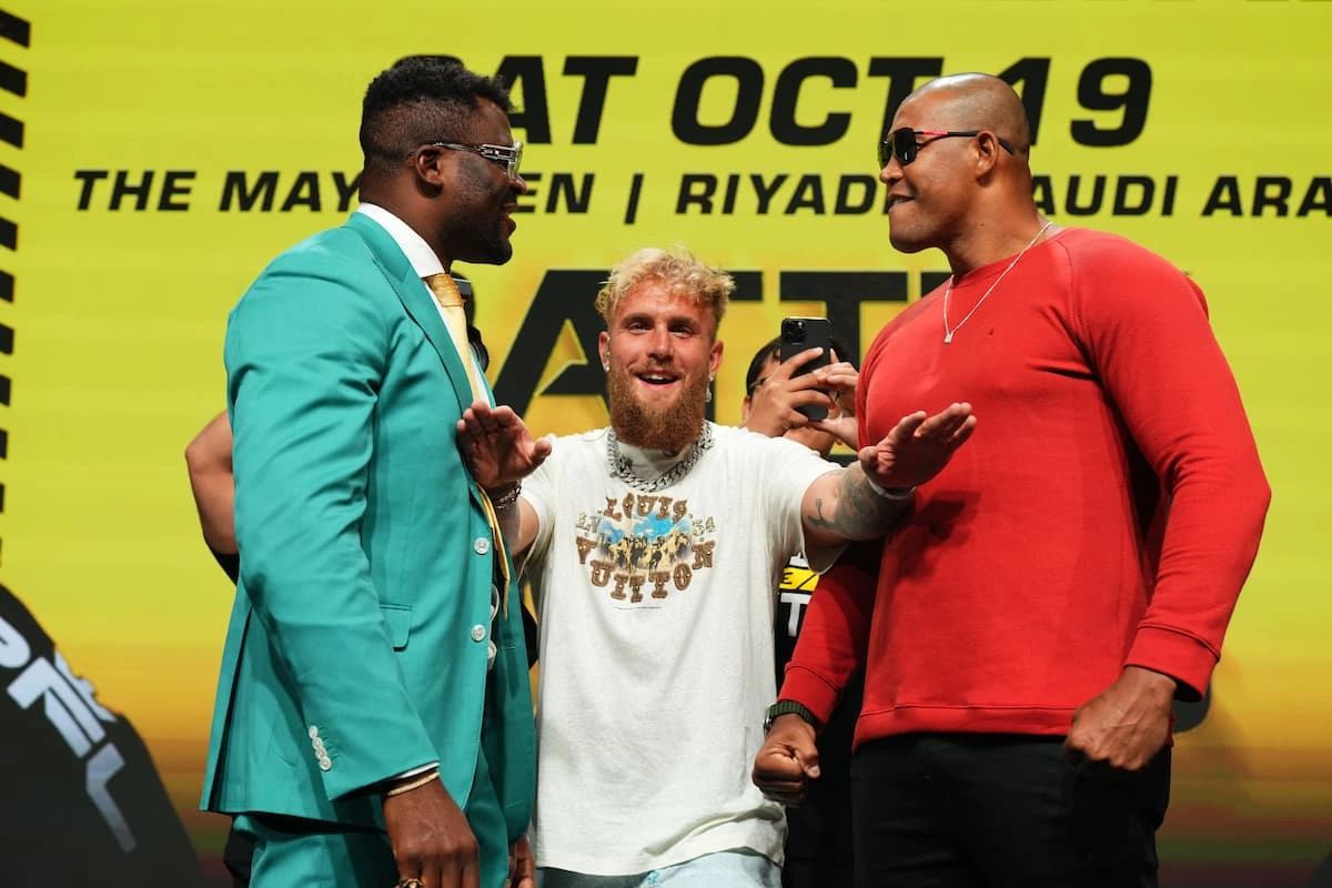 Chưa lên đài, Francis Ngannou được đối thủ Renan Ferreira cảm ơn vì khoản tiền kếch xù